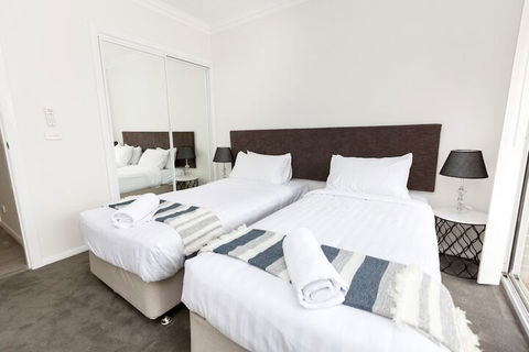 Wagga Apartments 3 - Accommodation in Surfers Paradise 2
