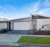 Brand New Home 10 mins to Beach Torquay Geelong Deakin Hospitals - Accommodation in Surfers Paradise
