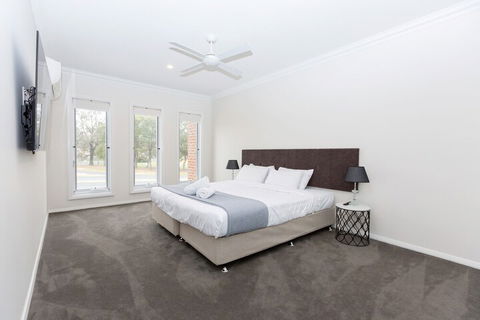 Wagga Apartments 2 - Accommodation in Surfers Paradise 2