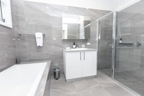 Wagga Apartments 2 - Accommodation in Surfers Paradise 4