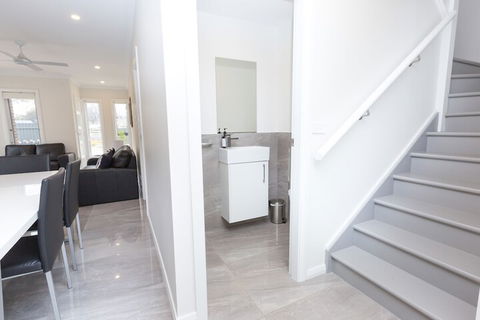 Wagga Apartments 2 - Accommodation in Surfers Paradise 1