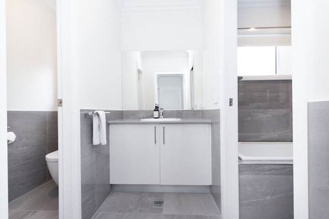 Wagga Apartments 2 - Accommodation in Surfers Paradise 6