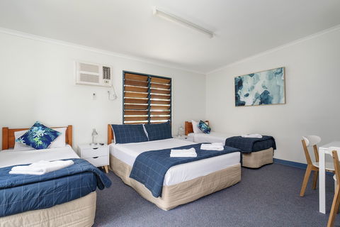 Tin Can Bay's Sleepy Lagoon Motel - Accommodation in Surfers Paradise 1