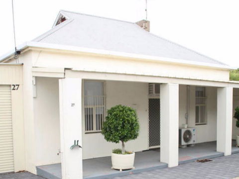 Squatters Cottage - Accommodation in Surfers Paradise 3