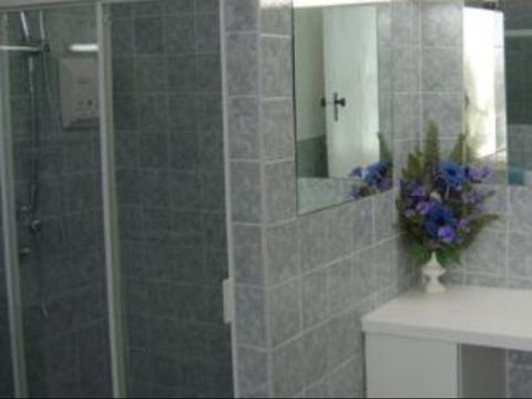Squatters Cottage - Accommodation in Surfers Paradise 2