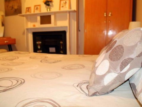 Squatters Cottage - Accommodation in Surfers Paradise 4