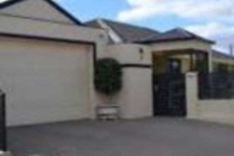 Sunset Retreat - Accommodation in Surfers Paradise 0