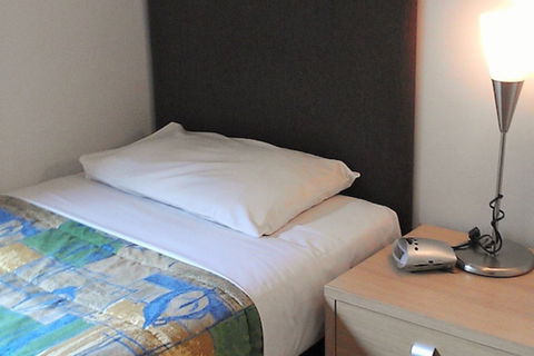 Ozstays Katz Apartments - Accommodation in Surfers Paradise 1