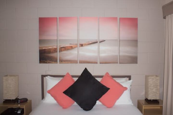 Lower Creek NSW Accommodation in Surfers Paradise
