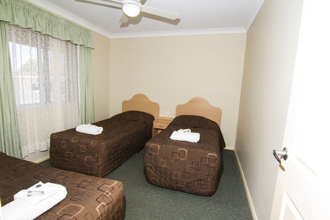 Green Gables Motel - Accommodation in Surfers Paradise 2