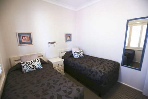 Country Apartments - Accommodation in Surfers Paradise 7