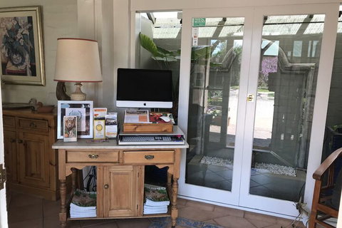 Country Apartments - Accommodation in Surfers Paradise 6