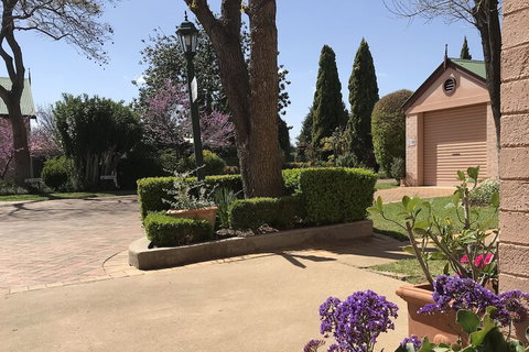 Country Apartments - Accommodation in Surfers Paradise 2