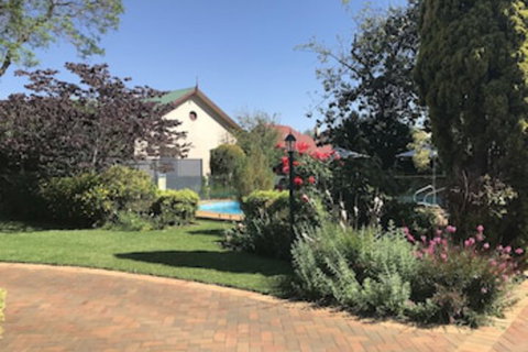 Country Apartments - Accommodation in Surfers Paradise 0