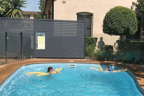 Country Apartments - Accommodation in Surfers Paradise 3