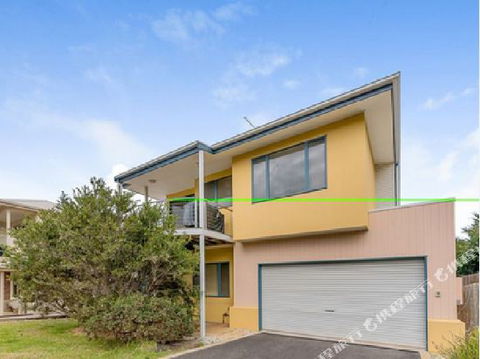 Fabulous Townhouse At The Famous Smiths Beach - Accommodation in Surfers Paradise 1