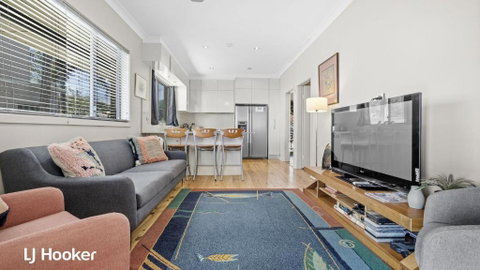 Yacaaba Beautiful Waterfront Location - Accommodation in Surfers Paradise 2