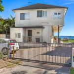 Yacaaba Beautiful Waterfront Location - Accommodation in Surfers Paradise 0