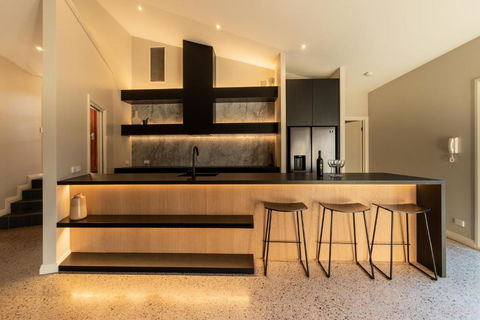 RUST - Accommodation in Surfers Paradise 4