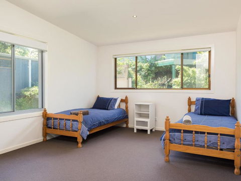 Waikiki Dream - Accommodation in Surfers Paradise 2