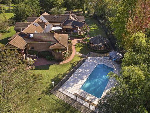 THE ELMS Berry Berry & Surrounds 4pm Check Out Sundays - Accommodation in Surfers Paradise 2