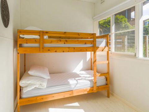 BOMBORA Gerroa 4pm Check Out Sundays - Accommodation in Surfers Paradise 3