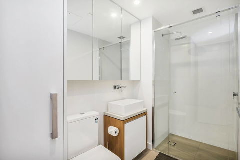 FV Iconic Designer APT, Parking, Near CBD Qfv147-14 - Accommodation in Surfers Paradise 4