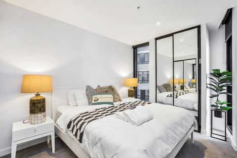 FV Iconic Designer APT, Parking, Near CBD Qfv147-14 - Accommodation in Surfers Paradise 5