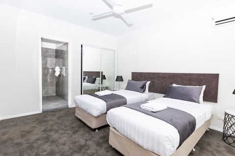 Wagga Apartments 1 - Accommodation in Surfers Paradise 4