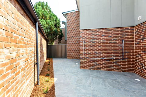 Wagga Apartments 1 - Accommodation in Surfers Paradise 2