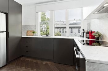 Stunning City Apartment H350 - Accommodation in Surfers Paradise 1