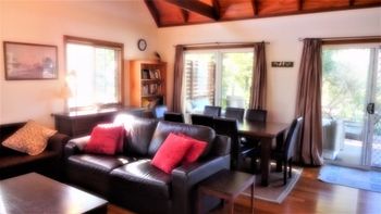 Kookaburra Cottage At Hat Head - Accommodation in Surfers Paradise 2