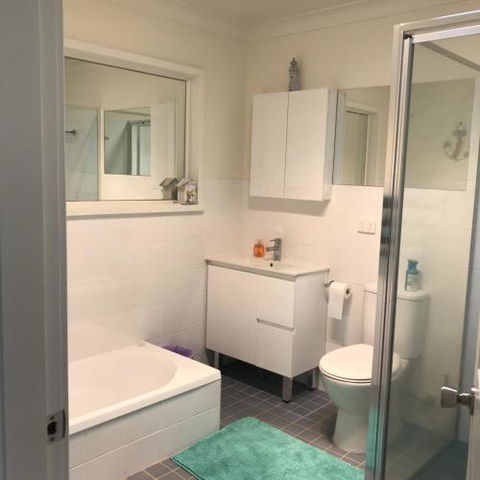 WAVES At MOLLYMOOK - Accommodation in Surfers Paradise 3