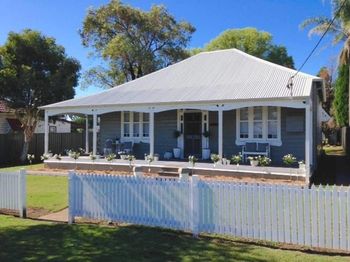 Edgeworth Street Manor - Accommodation in Surfers Paradise 0