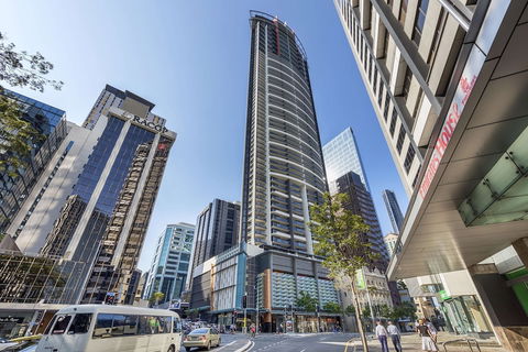 Oaks Aurora Tower - Accommodation in Surfers Paradise 3
