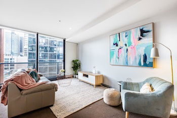 Ella, 1BDR Melbourne Apartment - Accommodation in Surfers Paradise 6