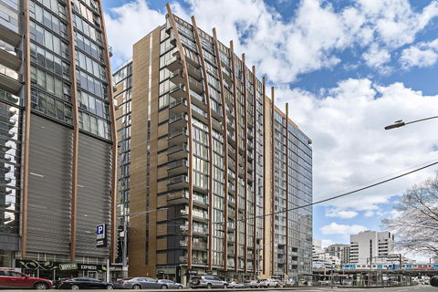 Ella, 1BDR Melbourne Apartment - Accommodation in Surfers Paradise 0