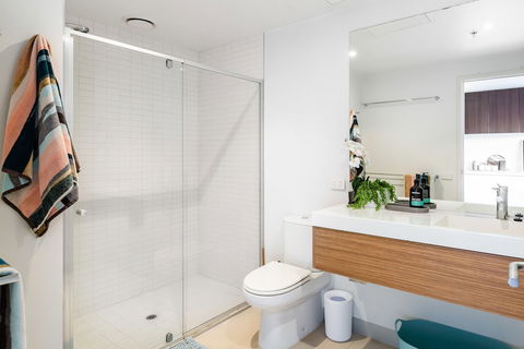 Ella, 1BDR Melbourne Apartment - Accommodation in Surfers Paradise 2