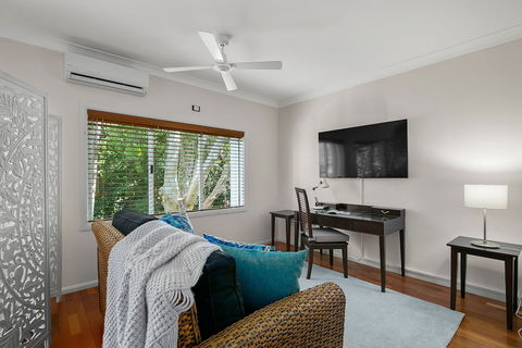 Poolside Alamanda Beachfront Resort 88 - Accommodation in Surfers Paradise 4