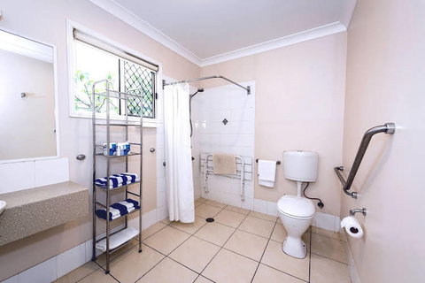 Cypress Pines Studio Villas - Accommodation in Surfers Paradise 1