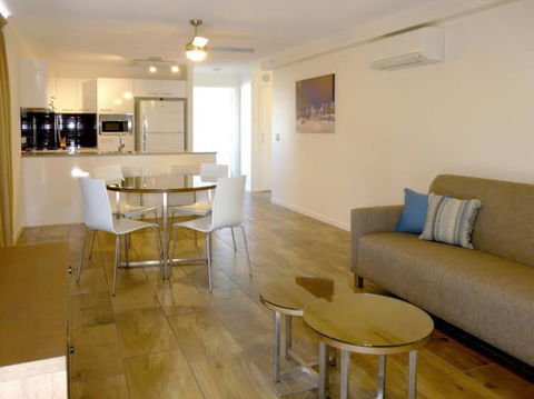 Direct Hotels Governor Apartments - Accommodation in Surfers Paradise 0