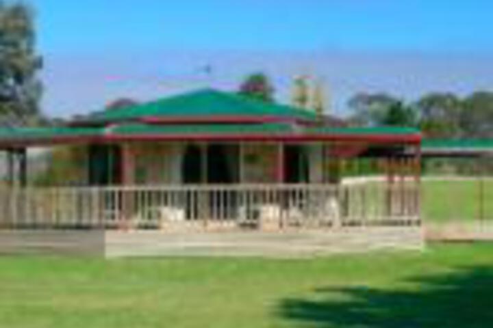 Naracoorte SA Accommodation in Surfers Paradise