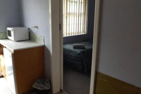 Collie Motel - Accommodation in Surfers Paradise 7