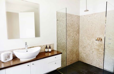 Polperro Villas - Accommodation in Surfers Paradise 0