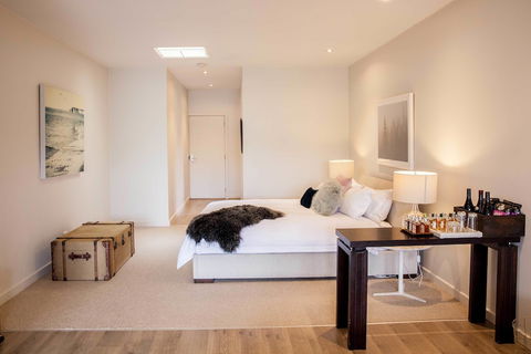 Polperro Villas - Accommodation in Surfers Paradise 1