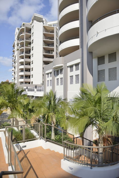 The Oasis Apartments - Accommodation in Surfers Paradise 1