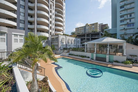 The Oasis Apartments - Accommodation in Surfers Paradise 6