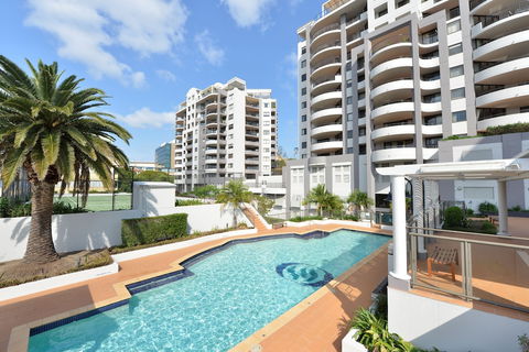 The Oasis Apartments - Accommodation in Surfers Paradise 3