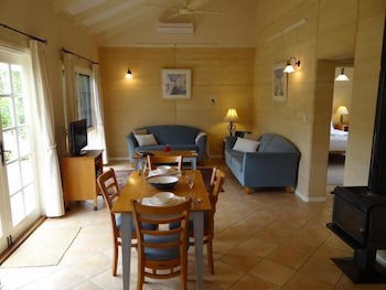 Big Brook Cottages - Accommodation in Surfers Paradise 3