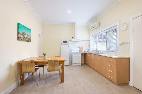 Albany Holiday Units - Accommodation in Surfers Paradise 3